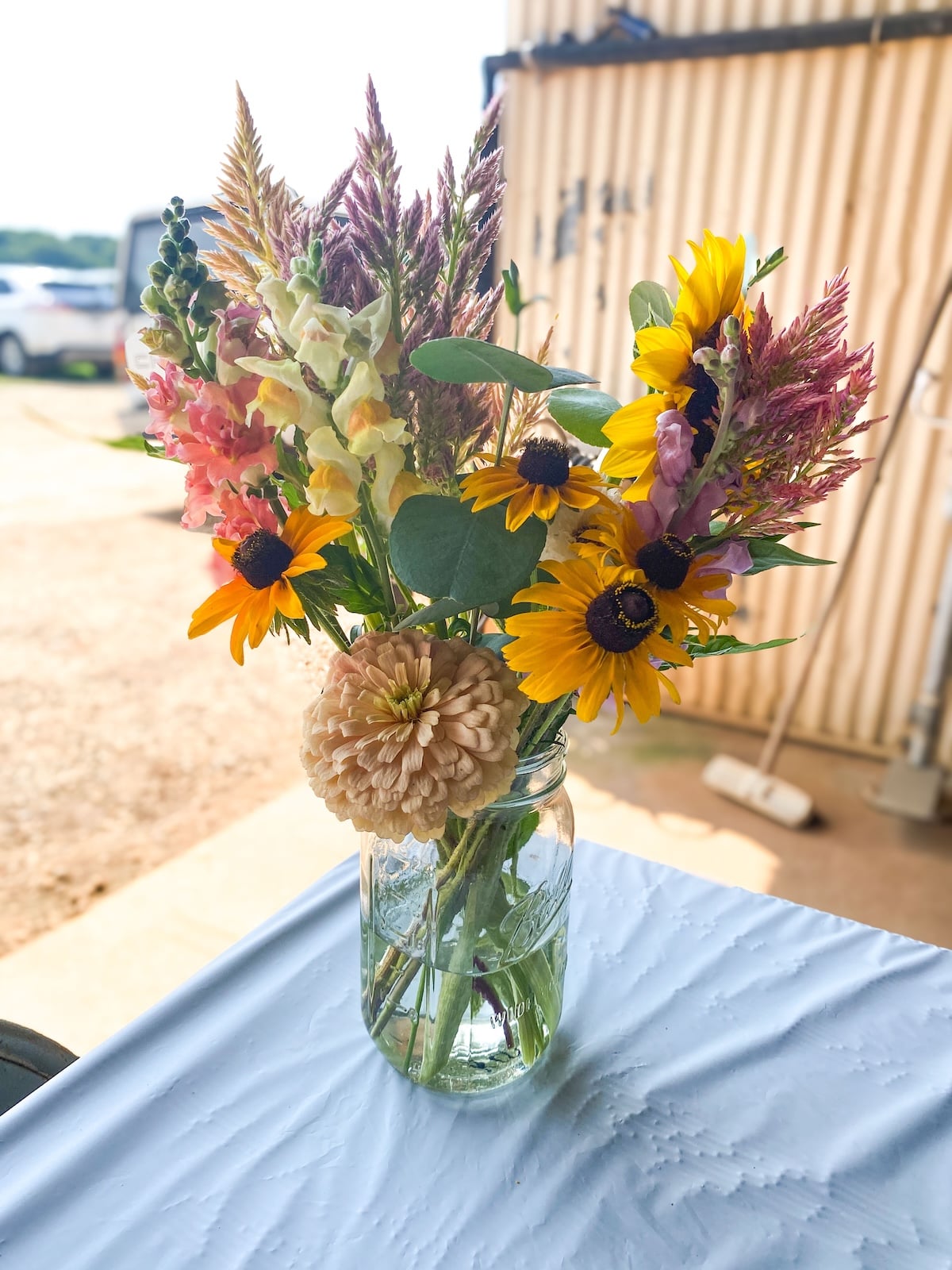 A flower arrangement at a cut flower field day event.